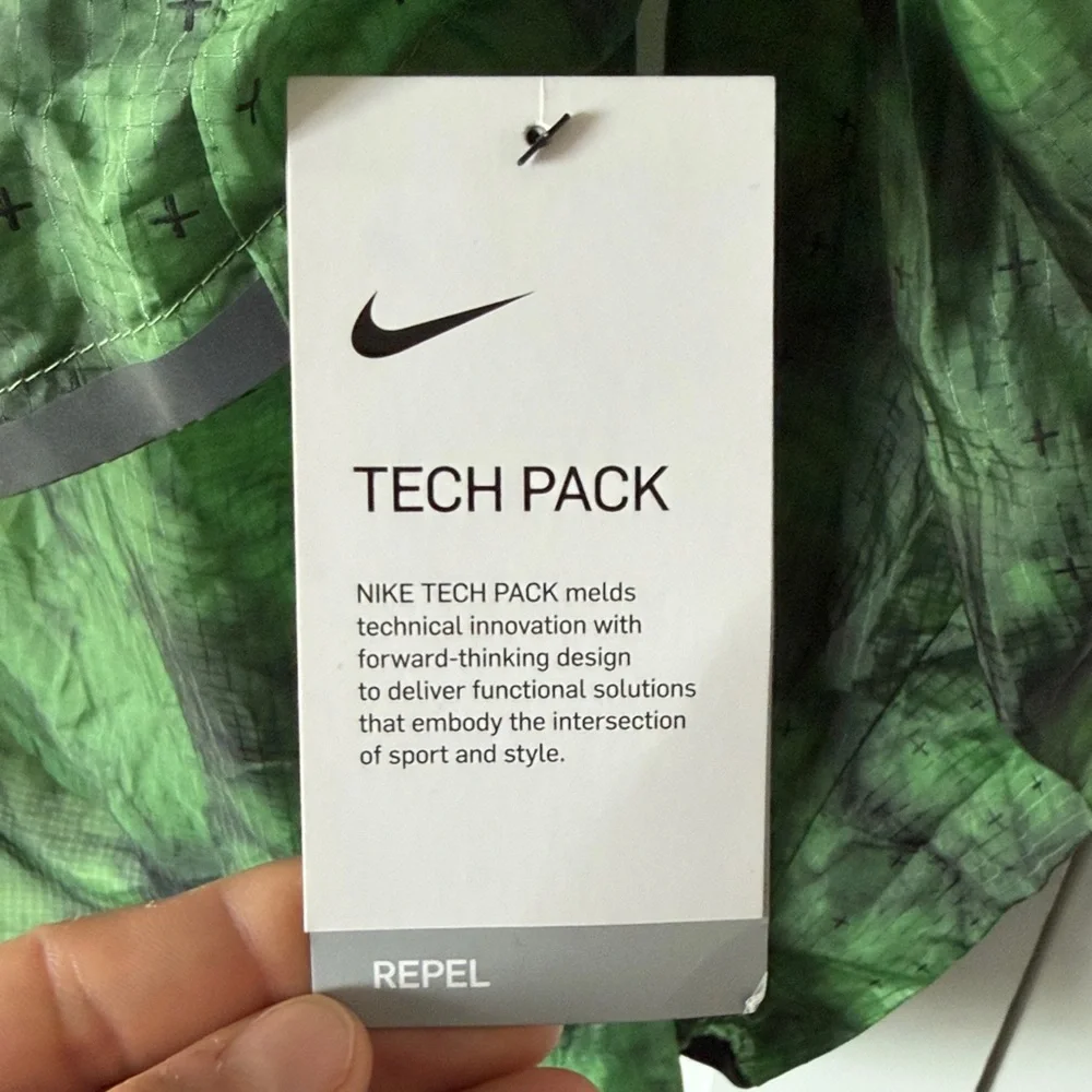 Nike Men's 3-1 Tech Pack Running Jacket.